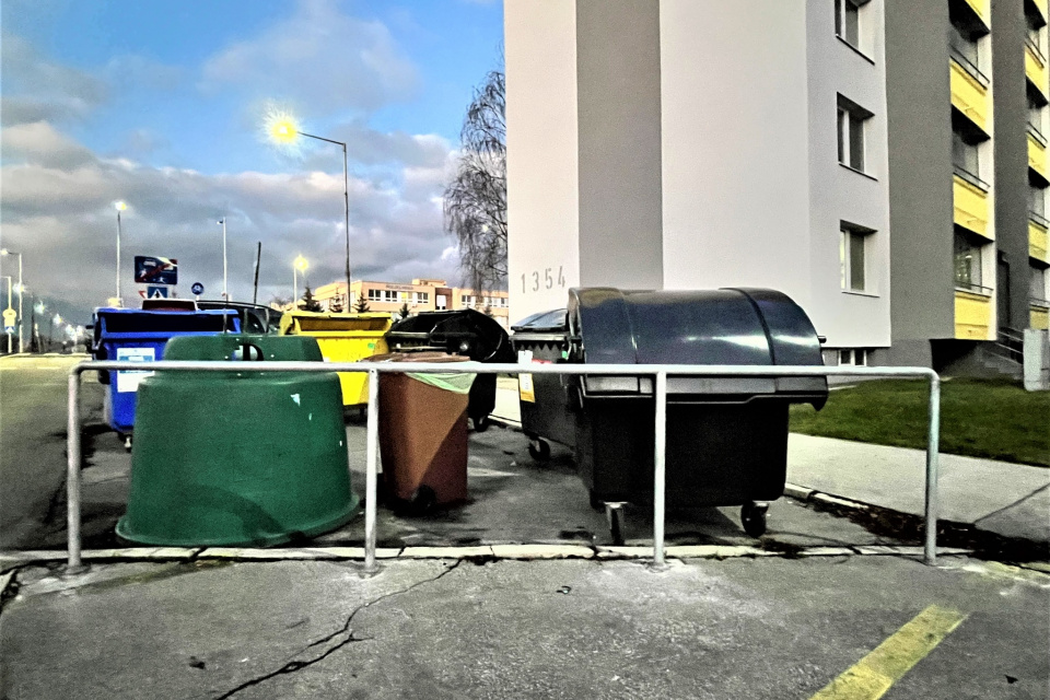 Zábrany pri stojiskách. | Zdroj: Mesto Senica