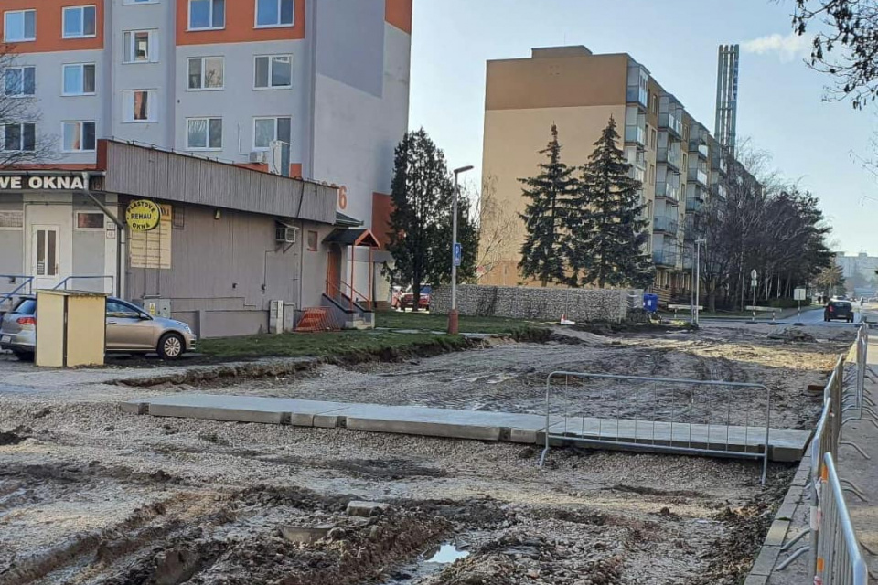 Nový prechod cez cestu. | Zdroj: Fb Mgr. Peter Kolek - primátor mesta Galanta