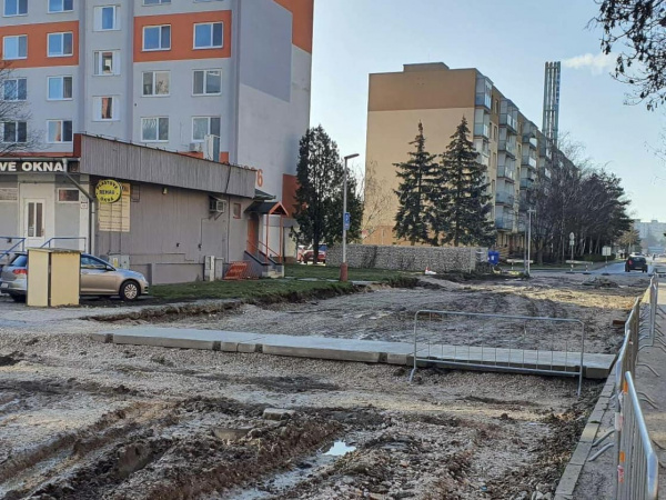 Nový prechod cez cestu. | Zdroj: Fb Mgr. Peter Kolek - primátor mesta Galanta