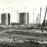 Výstavba panelových bytových domov sídliska Prednádražie II. | Zdroj: Ján Motulko, FB Fotky stará Trnava 
