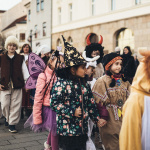 Deti prichádzajú v rôznych maskách |  Zdroj: Zaži v Trnave