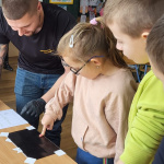Vytvorili si odtlačky prstov. | Zdroj: Polícia SR - Trnavský kraj