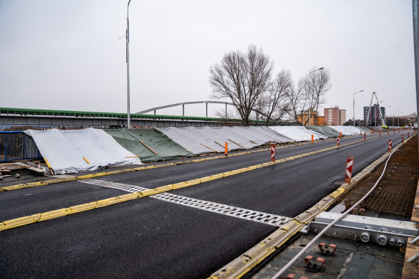 Pokračovanie prác sprevádzajú obmedzenia. | Foto: TTSK