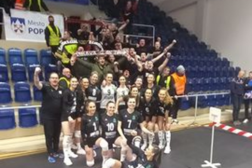 Futbalisti Spartaka prišli podporiť volejbalistky Trnavy | Foto: HIT UCM, fb