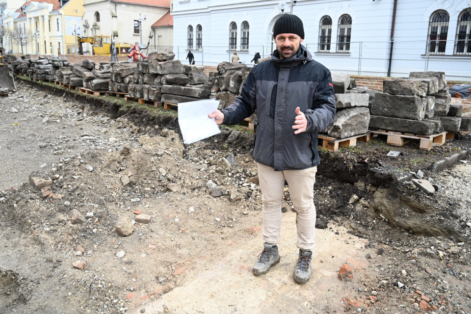 Na snímke archeológ Erik Hrnčiarik 20. februára 2023. | Foto: TASR - Lukáš Grinaj 