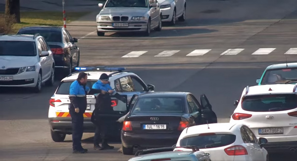 Seredskí policajti chytili mladého vodiča. | Zdroj Mestská polícia Sereď