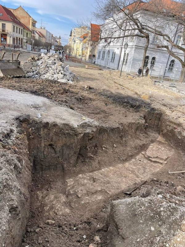 Barbakan ukrývala horná vrstva | Zdroj: FB PB