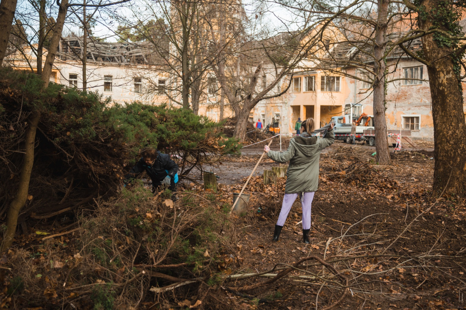 Park v Sokolovciach sa opäť zaplní dobrovoľníkmi |  Zdroj: Obec Sokolovce