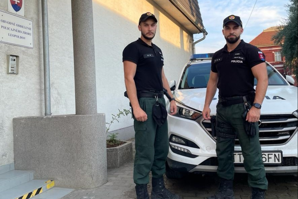 Zasahujúci policajti | Zdroj: FB Polícia SR - Trnavský kr...