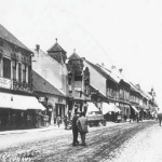 Obchod Frantu Oudesa na Masarykovej ulici v Trnave, fotografia z prelomu dvadsiatych a tridsiatych rokov 20. storočia. | Zdroj: NZR 2018
