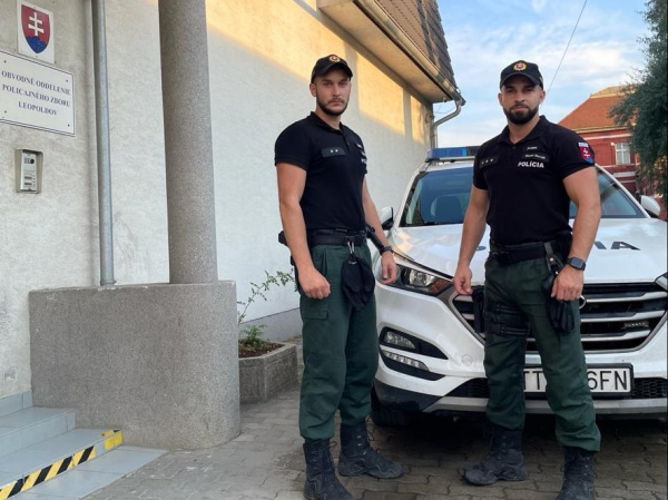 Zasahujúci policajti | Zdroj: FB Polícia SR - Trnavský kr...