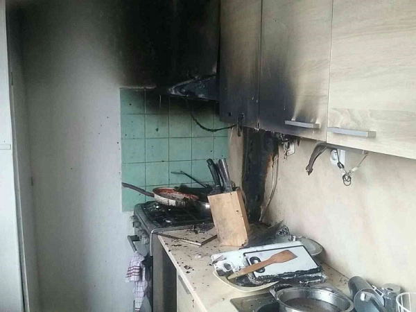 Požiar kuchynskej linky. | Zdroj: Krajské riaditeľstvo Hasičského a záchranného zboru v Trnave