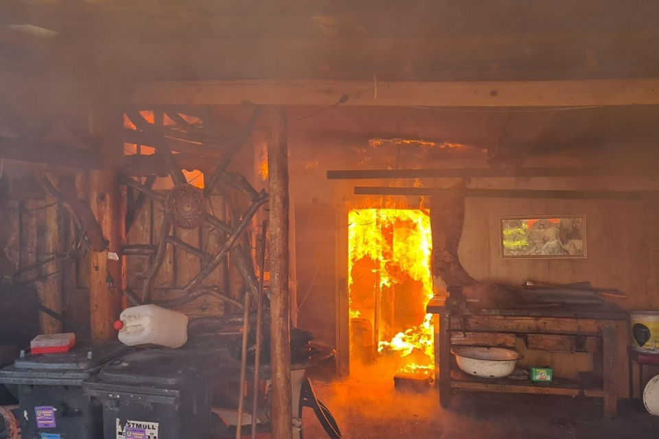 Požiar v obci Pataš. | Zdroj: Krajské riaditeľstvo Hasičského a záchranného zboru v Trnave