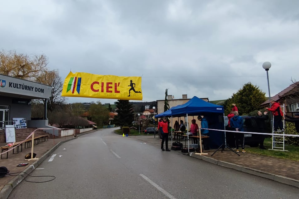 Príprava na preteky vrcholí. | Zdroj: Obec Bojničky