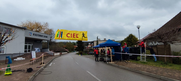 Príprava na preteky vrcholí. | Zdroj: Obec Bojničky