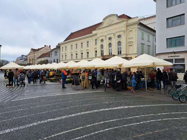 Mestský trh nájdeme v centre Trnavy aj dnes. | Zdroj: Mesto Trnava