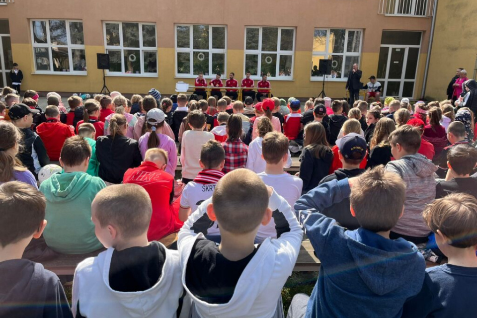 Na Andelov sa prišlo pozrieť množstvo detí | Zdroj: Spartak Trnava