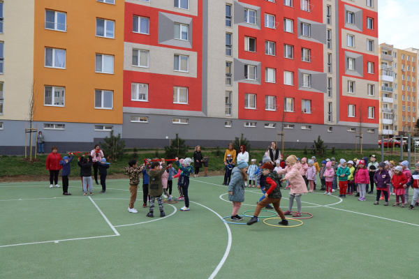 Deti si ihriská obľúbili hneď v prvý deň | Zdroj: Mesto Hlohovec