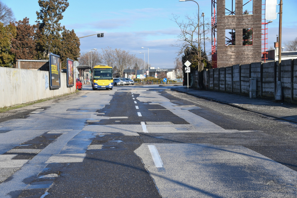 Úsek Dopravnej ulice pred rekonštrukciou. | Zdroj: Mesto Piešťany