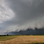 Búrka z moravskej strany od Hodonína smerom na Holíč | Zdroj: FB SHMU/ Ľubica Patáková