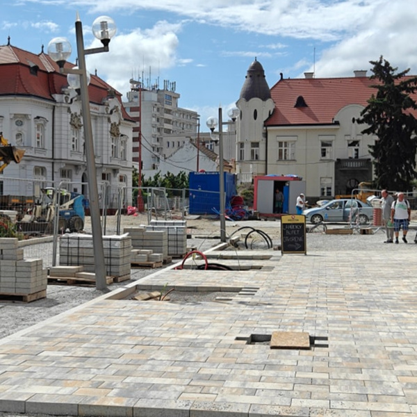 Súčasťou obnovy námestia s parčíkom je aj oprava mostného prekrytia Trnávky. | Foto: Peter Bročka, fb