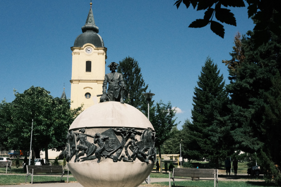 „Šikmá veža“ na Námestí sv. Cyrila a Metoda vo Vrbovom. | Foto: Dušan Vančo, Trnavské rádio