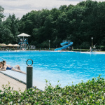 Bazén má hĺbku 2 a pol metra. Teplota vody je zhruba 23 stupňov. | Foto: Dušan Vančo, Trnavské rádio