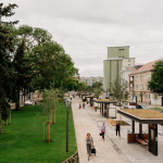 Takto vyzerajú zastávky so zelenou strechou na trnavskom Zelenom kríčku. V meste by ich mohlo byť viac | Zdroj: Mesto Trnava