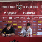 Martin Škrtel na tlačovej besede podpísal zmluvu | Foto: Pavol Jurák