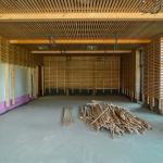 Interiér je tvorený modernými drevenými prvkami | Zdroj: Mesto Trnava