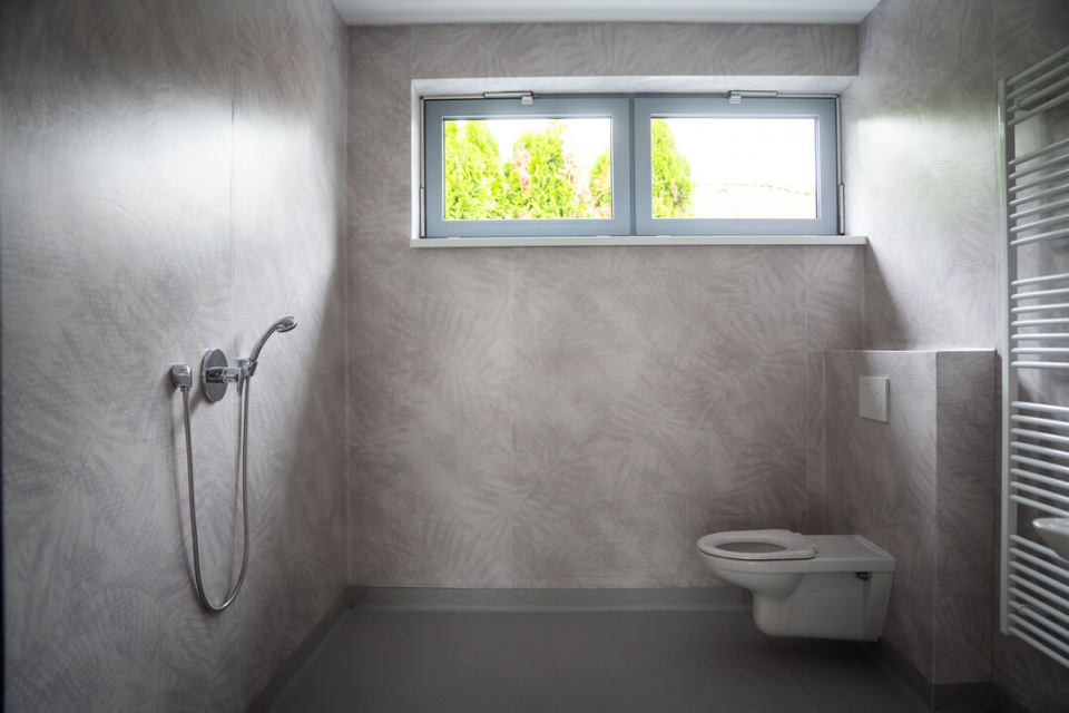 Samozrejmosťou sú aj bezbariérové kúpeľne | Zdroj: TTSK