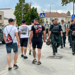 Fanúšikovia Lechu a prichádzajúca polícia. | Foto: red.