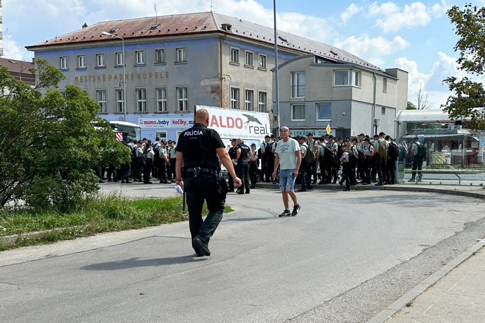 Polícia na Kollárovej ulici v Trnave. | Foto: red.