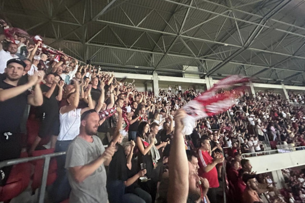 Eufória fanúšikov po druhom góle. | Foto: Karin Talajková