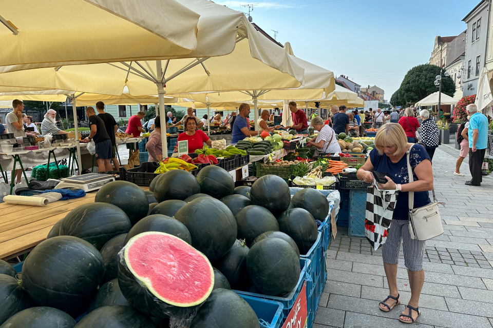 Piatková nálada na Mestskom trhu v Trnave. | Foto: Pavol Holý
