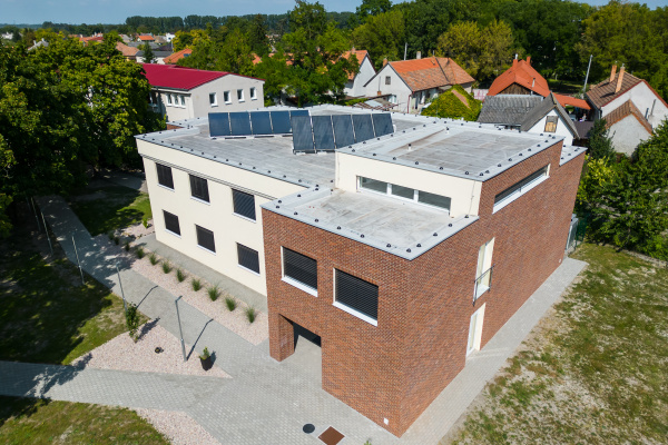 Vo Veľkom Mederi postavila župa úplne nový internát | Zdroj: TTSK