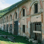 Budova železiarne v Drnave postupne chátra. | Foto: Dušan Vančo