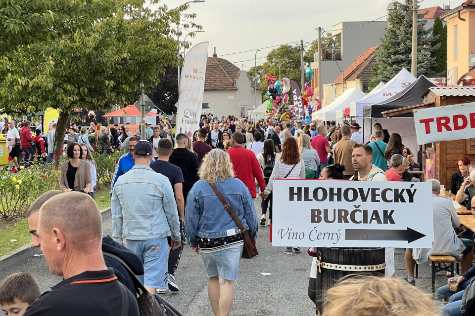 Jarmok v Hlohovci je v plnom prúde | Zdroj: Pavol Jurák, Trnavské rádio