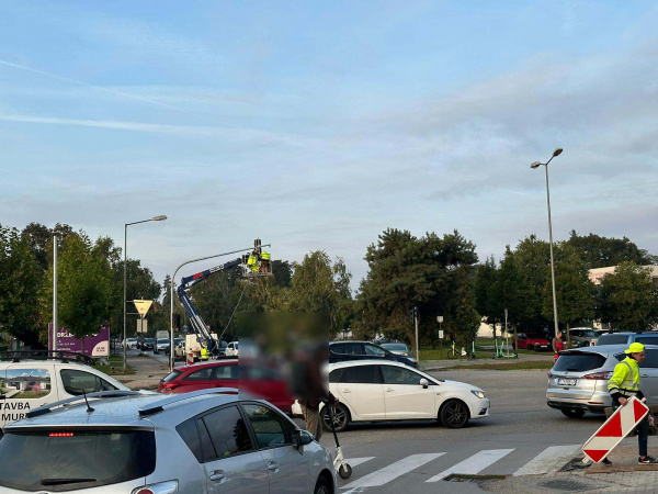 Nehoda na križovatke. | Foto: Kamila Pánisová, Trnavské rádio