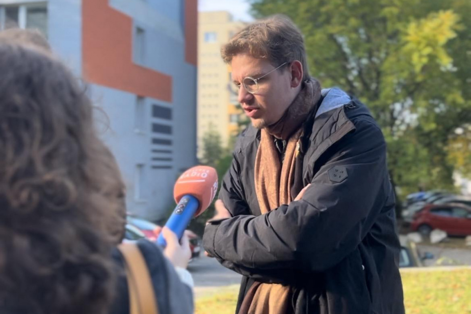 Adrián Kobetič počas slávnostného uvedenia diela Konštrukcia | Foto: redakcia