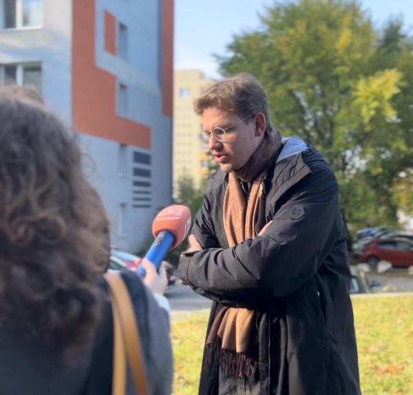 Adrián Kobetič počas slávnostného uvedenia diela Konštrukcia | Foto: redakcia