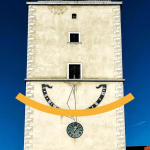 Slnečné hodiny na mestskej veži v Trnave sú aj základom loga Trnavského rádia. Na náš kraj sa stále usmievajú. | Foto: red.