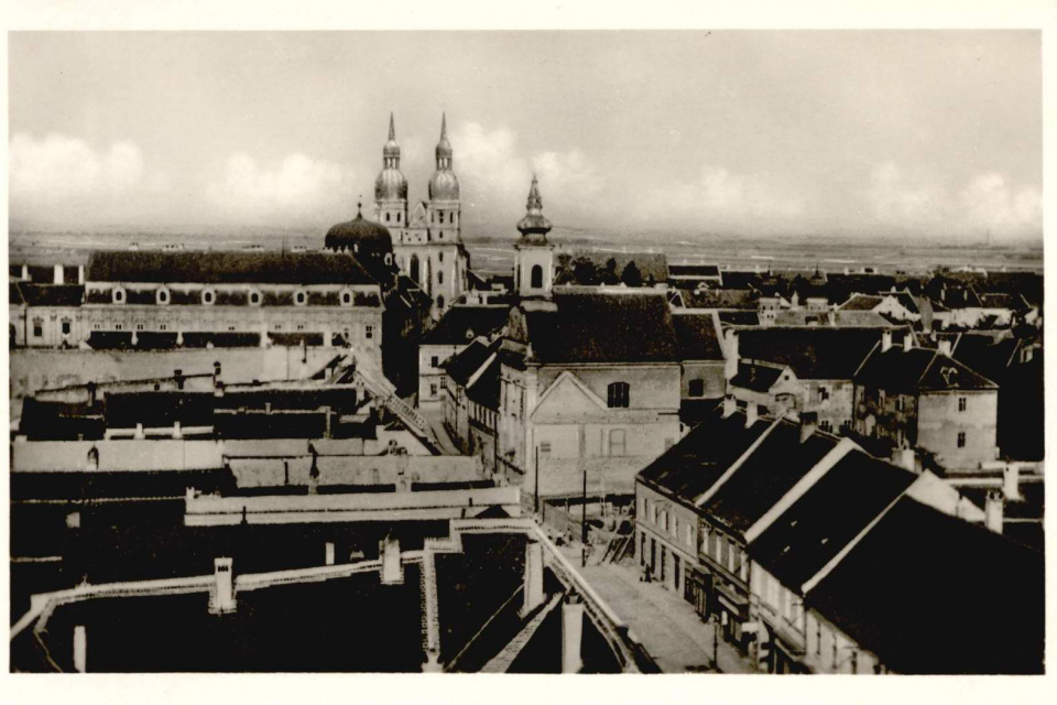 Pohľad na historické centrum z vrchu | Zdroj: MVSR, Štátny archív v Trnave