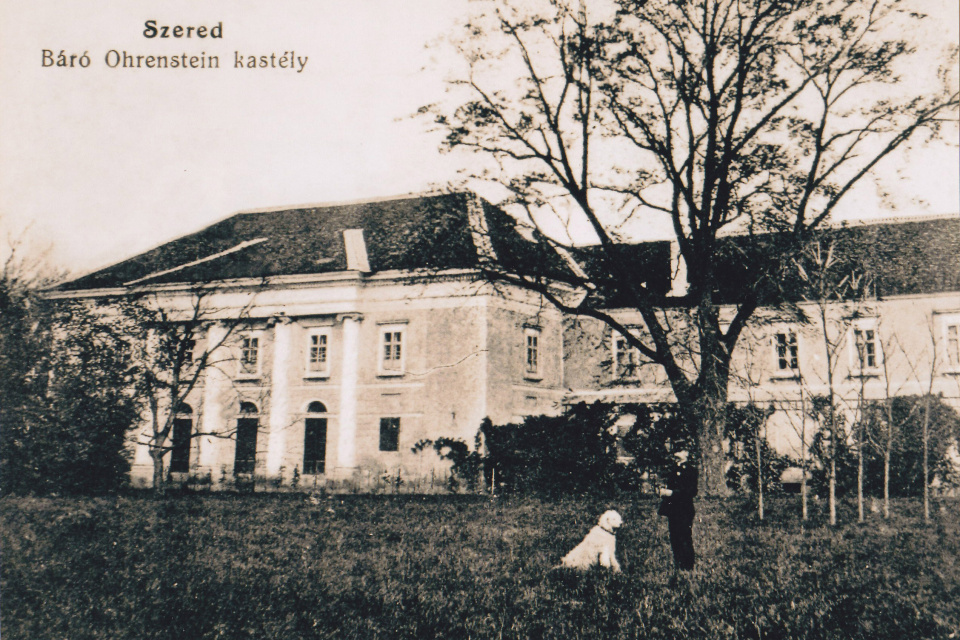 Seredský kaštieľ na historickej fotografii dávno po pôsobení Šintavskej bosorky | Zdroj: OZ Vodný hrad