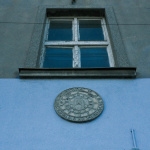 Detail nad vchodom do budovy. | Foto: dv, Trnavské rádio