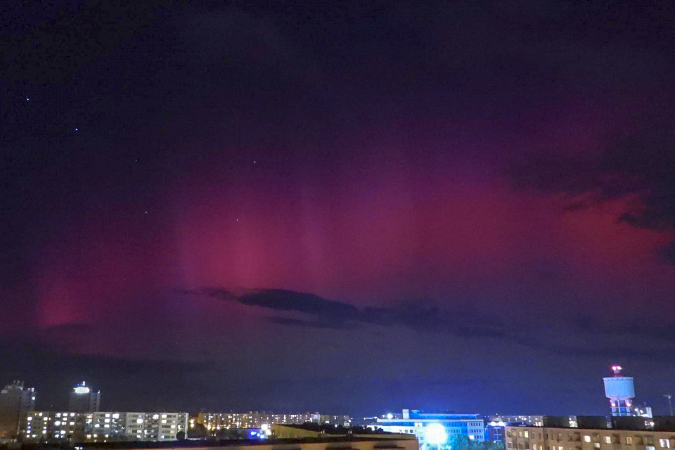Na snímke polárna žiara zachytená 5. novembra 2023 o 18.18 h. | Foto: Roman Kinčík