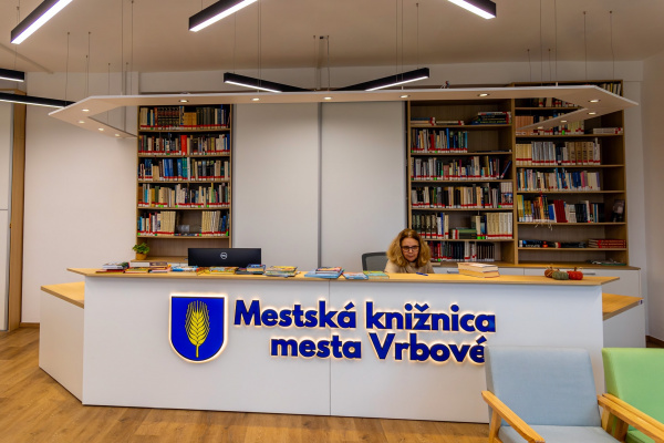 Knižnicu obnovili aj vďaka dotácii | Zdroj: Vrbové online