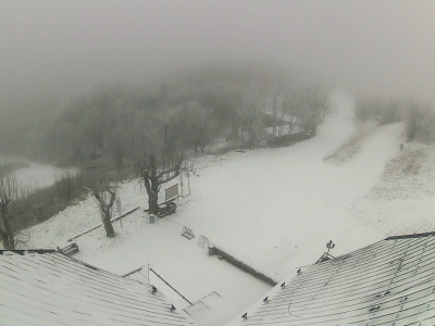 Ranná snehová nádielka pod vrcholom Veľkej Javoriny. | Zdroj: Holubyho chata