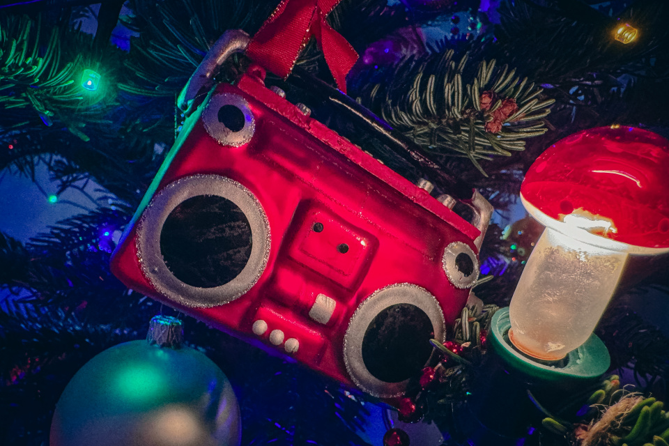 Šťastné a veselé Vianoce vám želá Trnavské rádio.