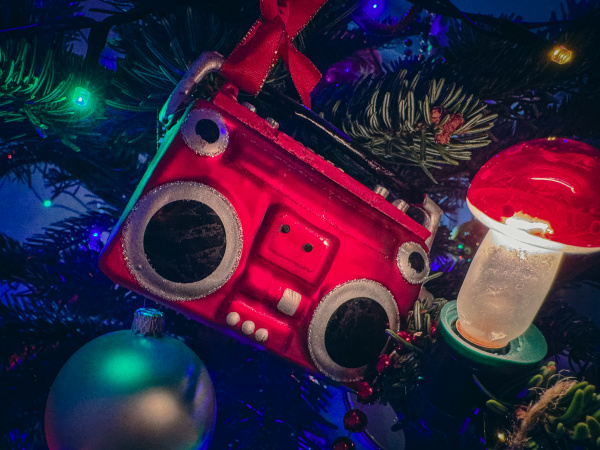 Šťastné a veselé Vianoce vám želá Trnavské rádio.